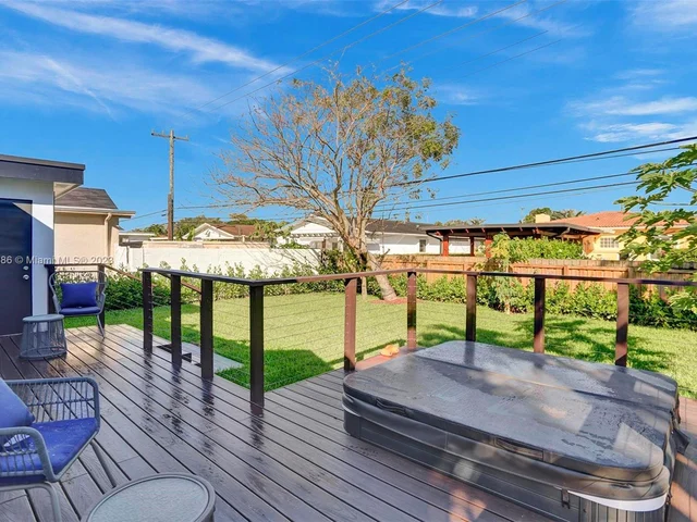 6529 SW 39th Ter, Miami FL 33155