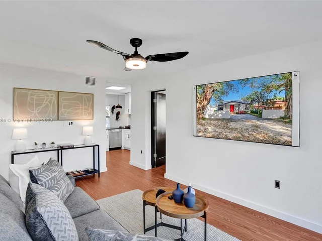 6529 SW 39th Ter, Miami FL 33155