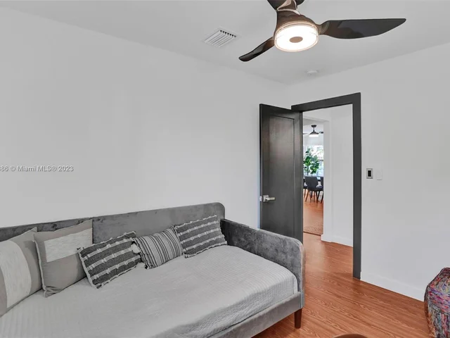 6529 SW 39th Ter, Miami FL 33155