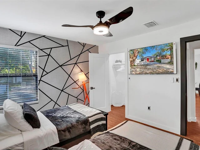 6529 SW 39th Ter, Miami FL 33155