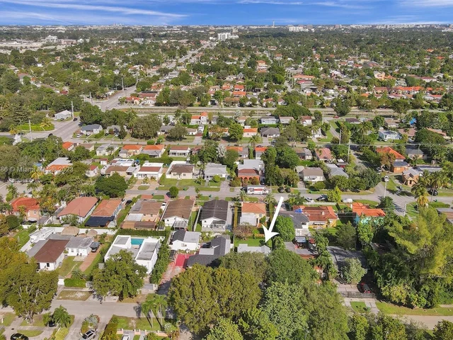 6529 SW 39th Ter, Miami FL 33155