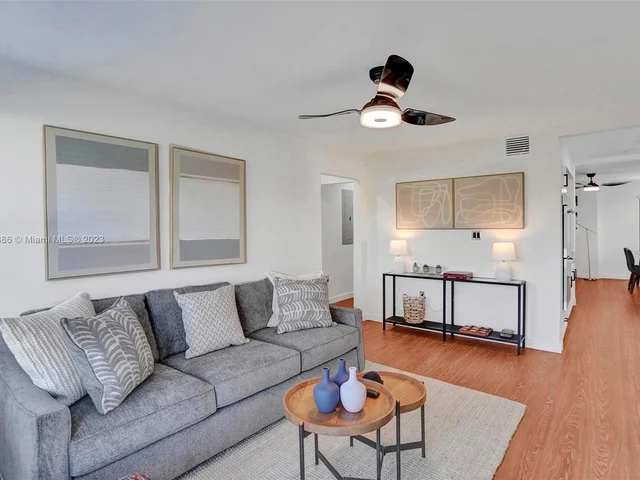 6529 SW 39th Ter, Miami FL 33155