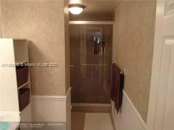 4400 Hillcrest Dr # 215B, Hollywood FL 33021