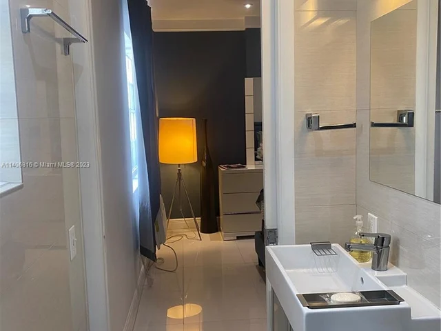 335 Ocean Dr # 102, Miami Beach FL 33139