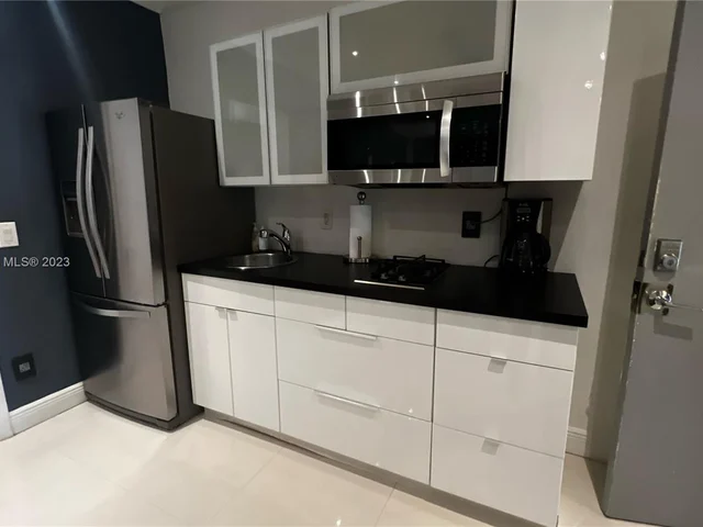 335 Ocean Dr # 102, Miami Beach FL 33139