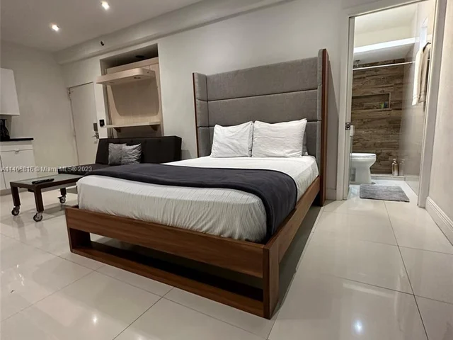 335 Ocean Dr # 102, Miami Beach FL 33139