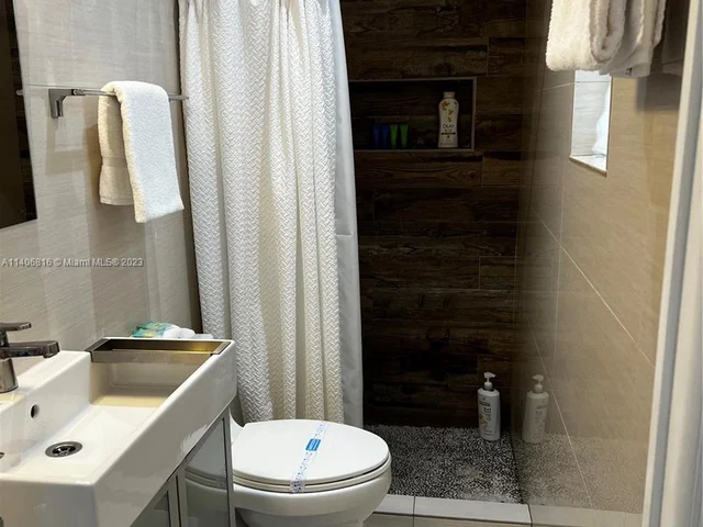 335 Ocean Dr # 102, Miami Beach FL 33139