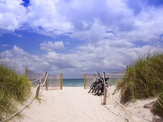 335 Ocean Dr # 102, Miami Beach FL 33139