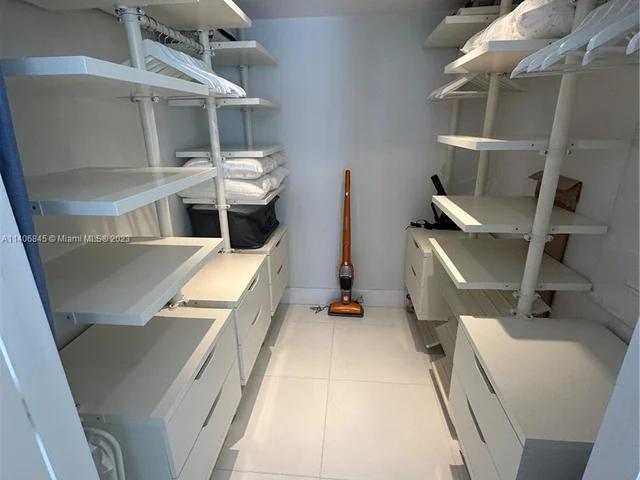 485 Brickell Ave # 1605, Miami FL 33131