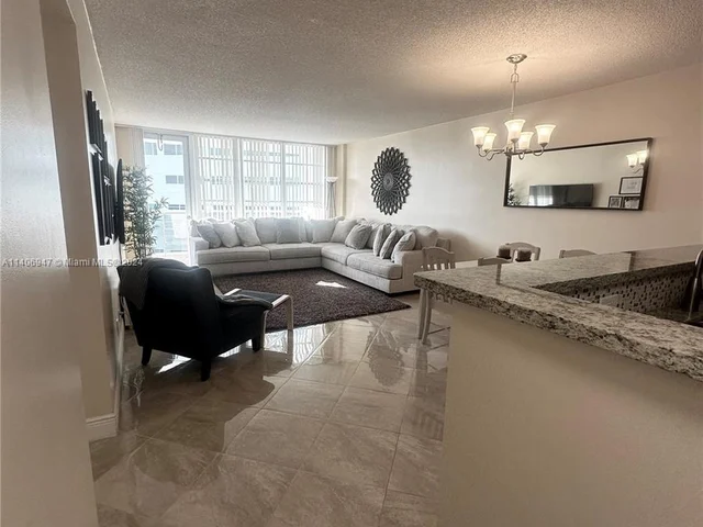 3725 S Ocean Dr # 1017, Hollywood FL 33019
