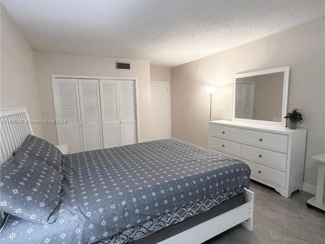 3725 S Ocean Dr # 1017, Hollywood FL 33019