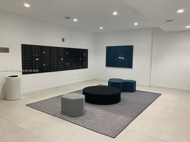 13800 Highland Dr # 403, North Miami Beach FL 33181