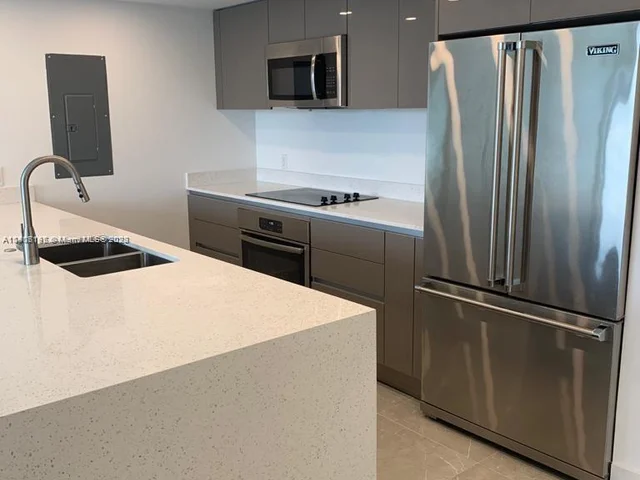 13800 Highland Dr # 403, North Miami Beach FL 33181