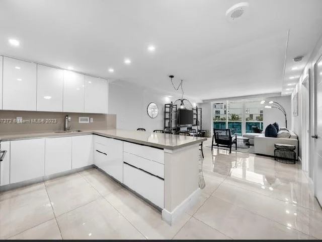 2301 Collins Ave # 303, Miami Beach FL 33139