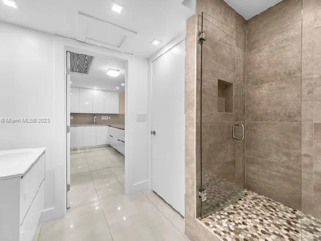 2301 Collins Ave # 303, Miami Beach FL 33139