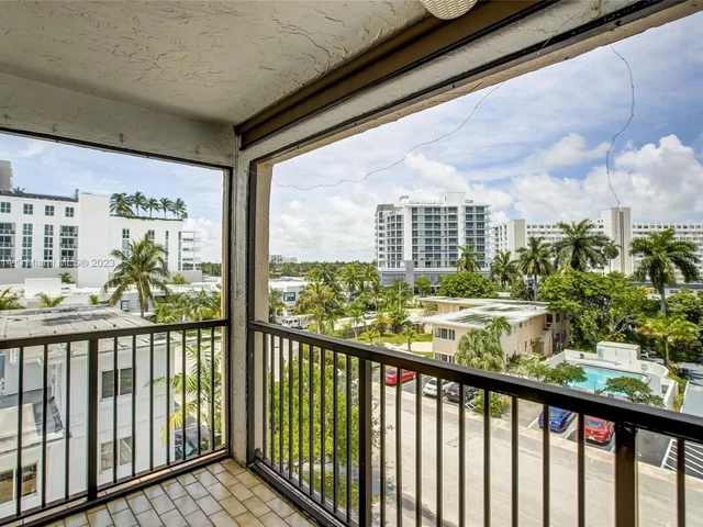520 Orton Ave # 504, Fort Lauderdale FL 33304