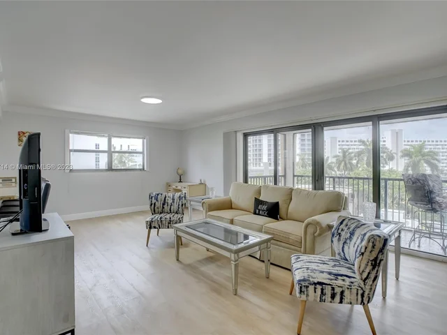 520 Orton Ave # 504, Fort Lauderdale FL 33304