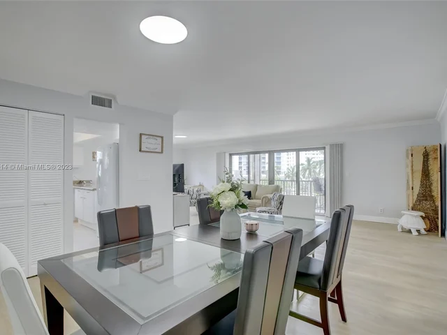 520 Orton Ave # 504, Fort Lauderdale FL 33304