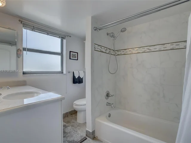 520 Orton Ave # 504, Fort Lauderdale FL 33304