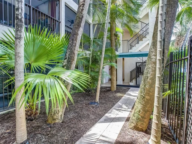 520 Orton Ave # 504, Fort Lauderdale FL 33304