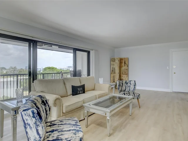 520 Orton Ave # 504, Fort Lauderdale FL 33304