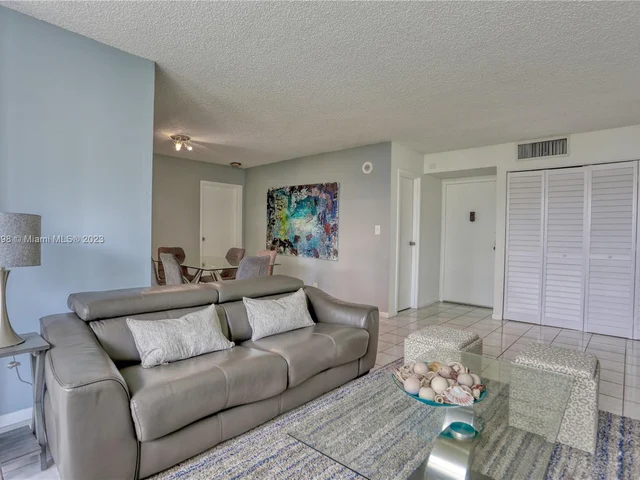 16909 N Bay Rd # 512, Sunny Isles Beach FL 33160