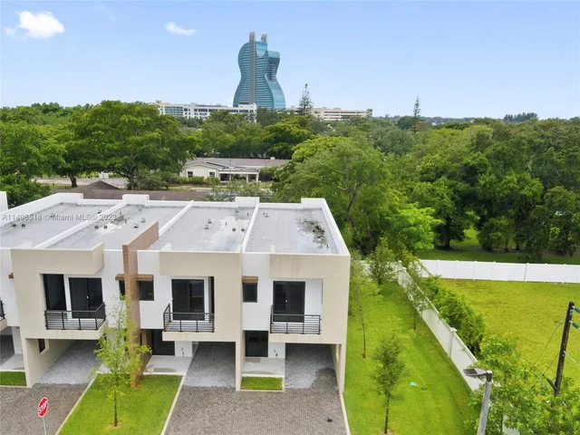 5461 W Oak Way, Dania Beach FL 33314