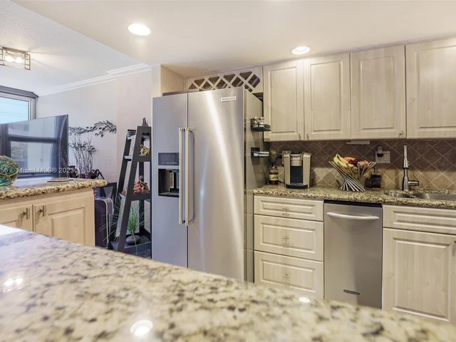 525 N Ocean Blvd # 424, Pompano Beach FL 33062