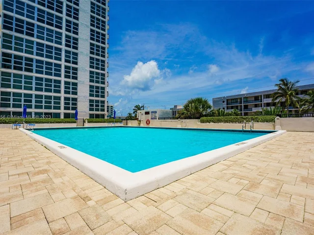525 N Ocean Blvd # 424, Pompano Beach FL 33062