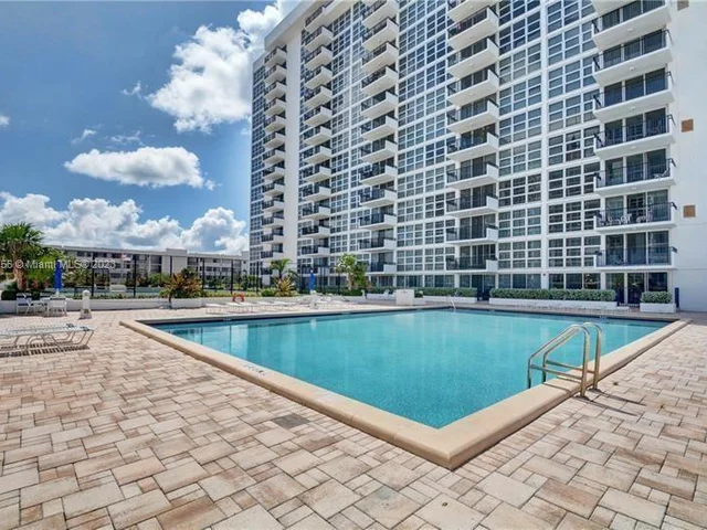 525 N Ocean Blvd # 424, Pompano Beach FL 33062