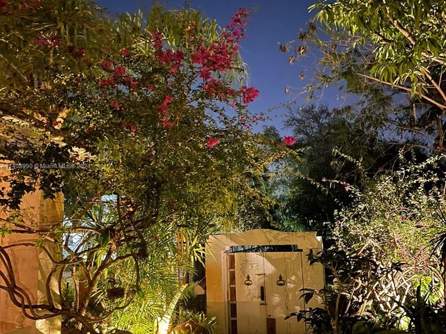 652 NE 77th St # 1, Miami FL 33138