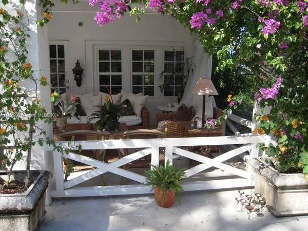 652 NE 77th St # 1, Miami FL 33138