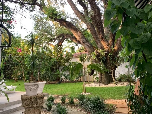 652 NE 77th St # 1, Miami FL 33138