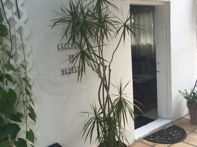 652 NE 77th St # 1, Miami FL 33138