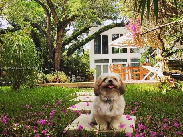 652 NE 77th St # 1, Miami FL 33138