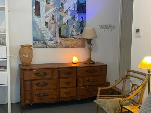 652 NE 77th St # 1, Miami FL 33138