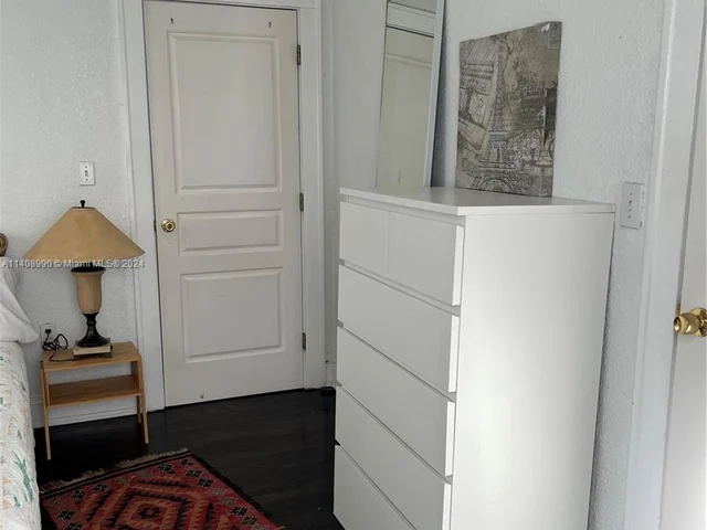 652 NE 77th St # 1, Miami FL 33138