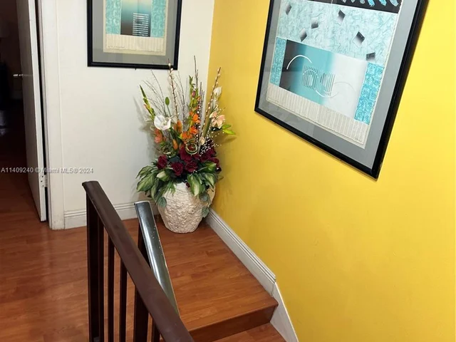 14255 Memorial Hwy 4h Hwy # 4H, Miami FL 33161