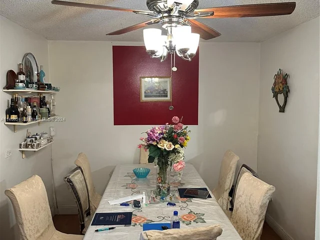 14255 Memorial Hwy 4h Hwy # 4H, Miami FL 33161