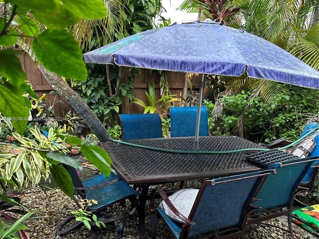 14255 Memorial Hwy 4h Hwy # 4H, Miami FL 33161