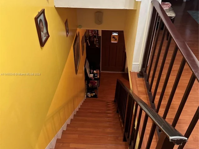 14255 Memorial Hwy 4h Hwy # 4H, Miami FL 33161