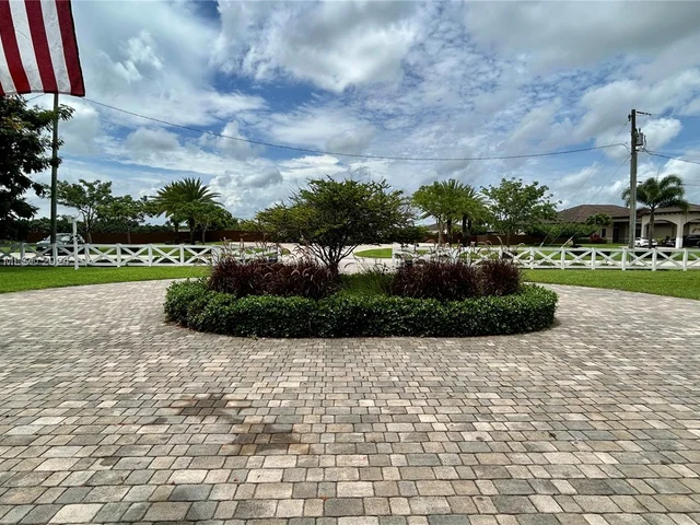 17290 SW 276th St, Homestead FL 33031