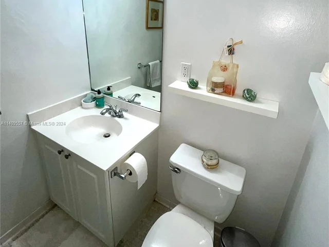 19370 Collins Ave # 1010, Sunny Isles Beach FL 33160