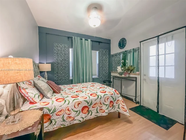 3682 SW 26th St # 1, Miami FL 33133