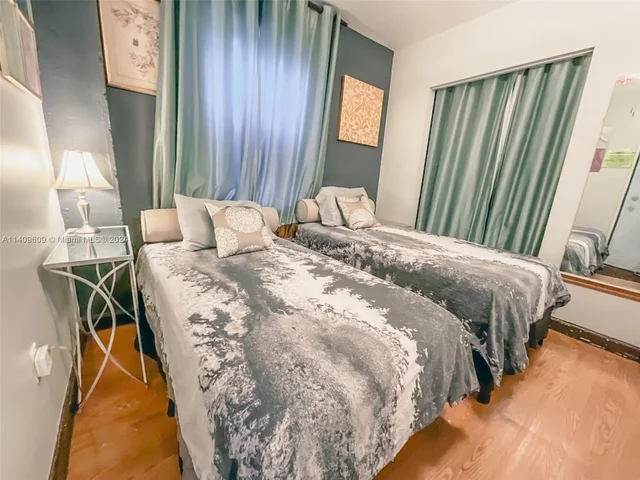 3682 SW 26th St # 1, Miami FL 33133