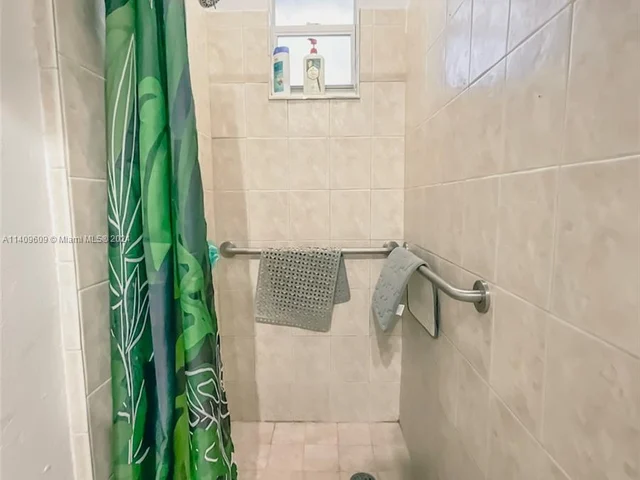 3682 SW 26th St # 1, Miami FL 33133