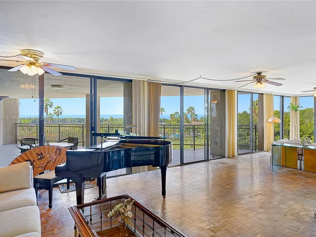 2901 S Bayshore Dr # 4C, Miami FL 33133