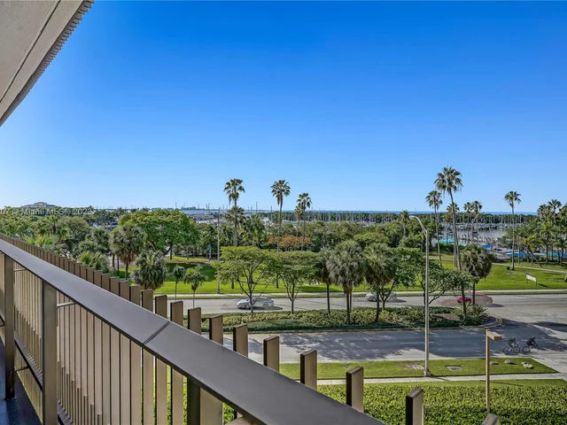 2901 S Bayshore Dr # 4C, Miami FL 33133