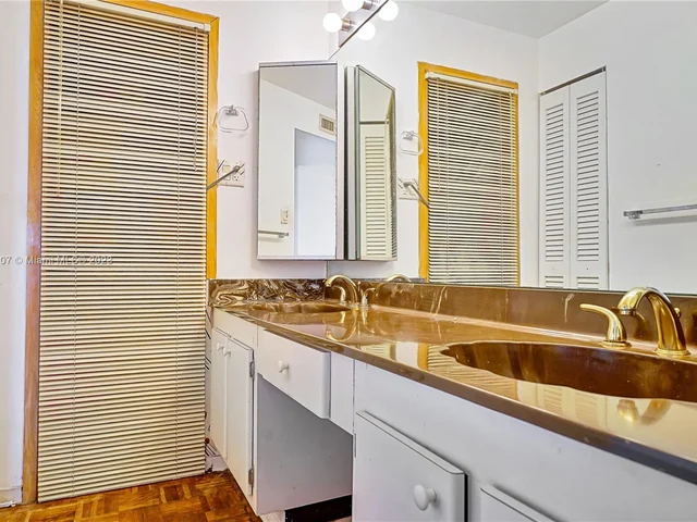 2901 S Bayshore Dr # 4C, Miami FL 33133