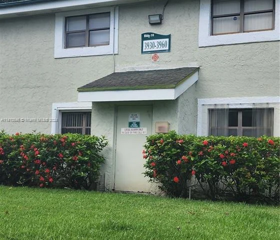 4098 N Pine Island Rd # 100, Sunrise FL 33351